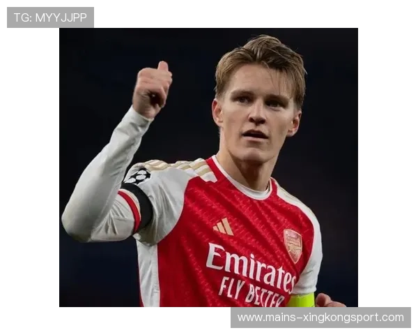 阿森纳组织推进非常成熟，萨卡抽射被门将单掌托出