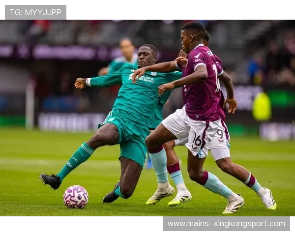 英超阿森纳锋线配合默契,防守端表现同样出色