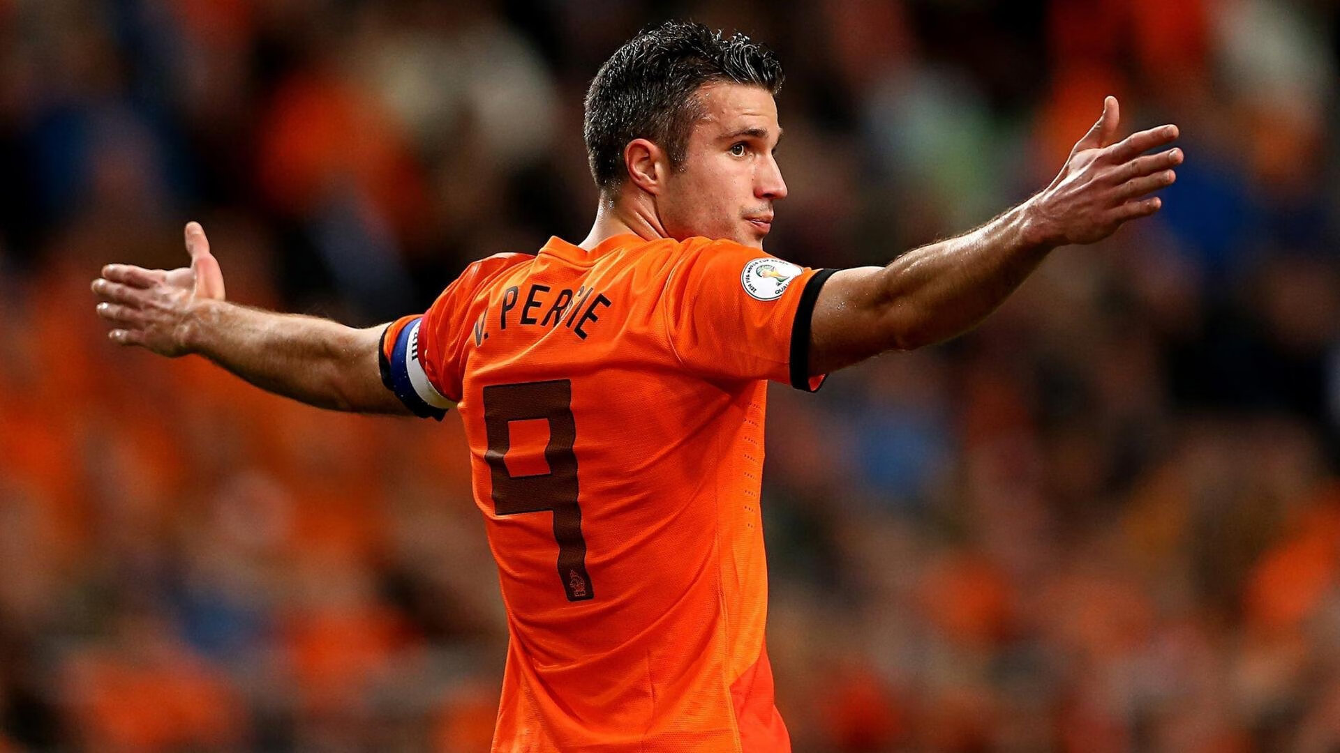 健身比基尼与男子形体大赛 舞台灯光下肌肉线条尽显